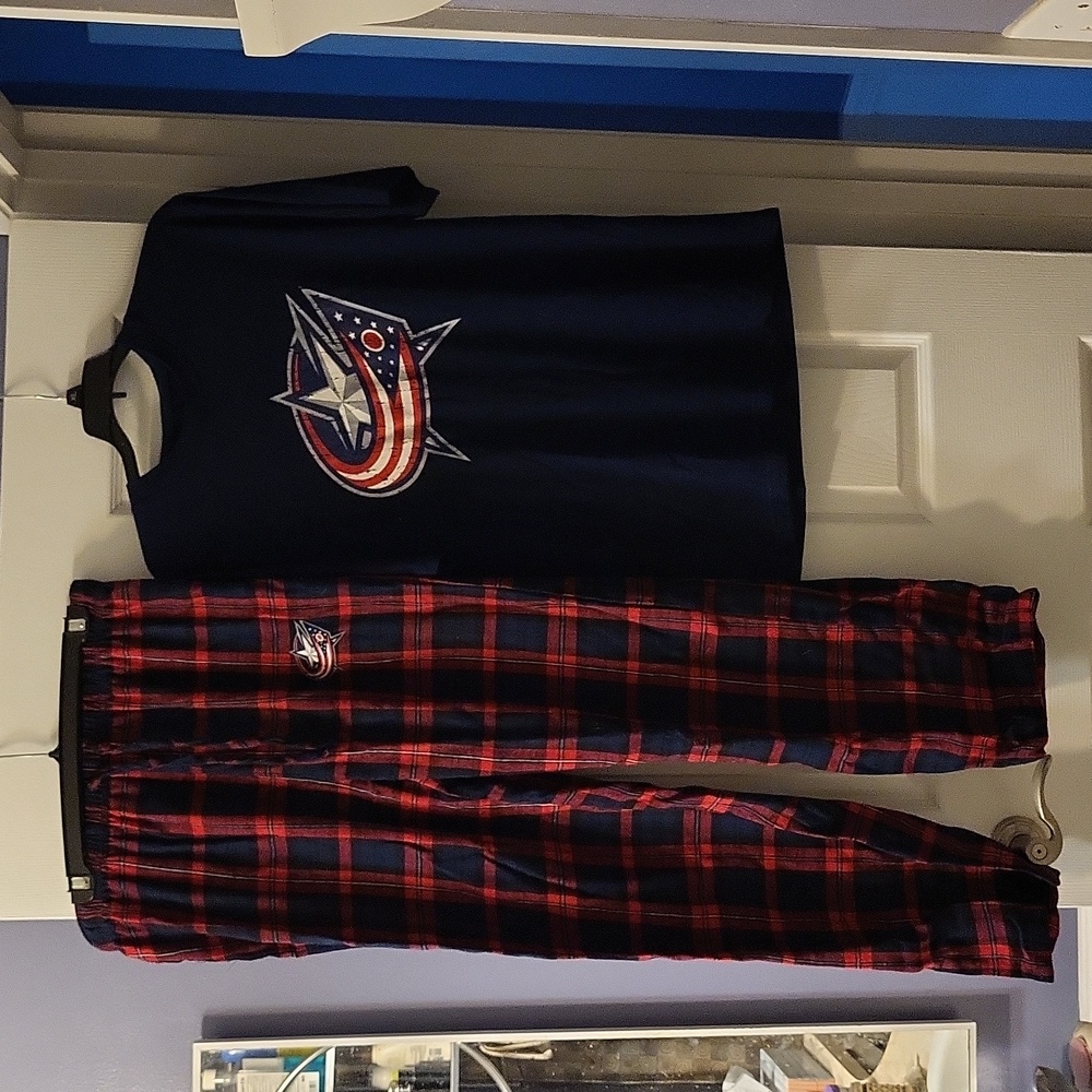 Columbus Blue Jackets Pajama Set, Men's size Medium. New without tags!